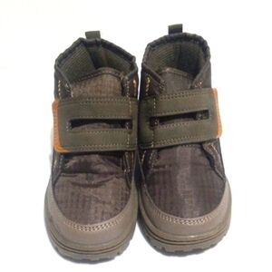 CARTER'S KIDS BROWN AND GREEN HIKING BOOTS SIZE TODDLER 9 NWT